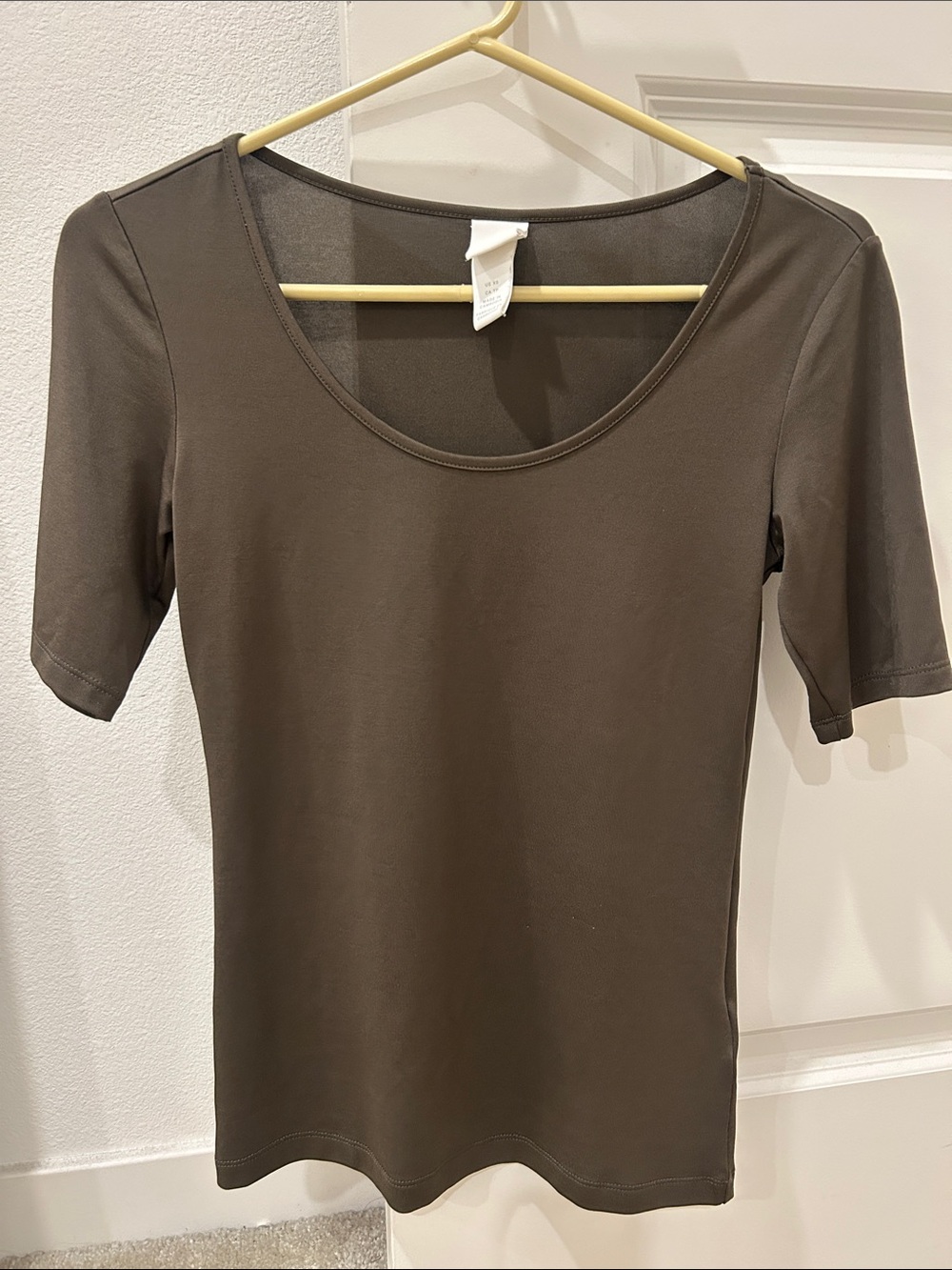 Classic Scoop Neck Women's Top- Olive